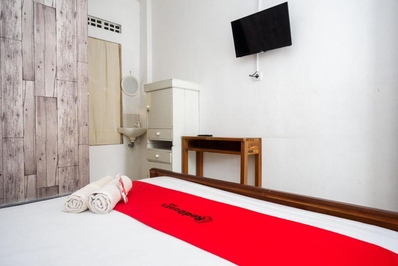 Hotel Reddoorz Syariah Near Plengkung Gading 2 Yogyakarta Exterior foto