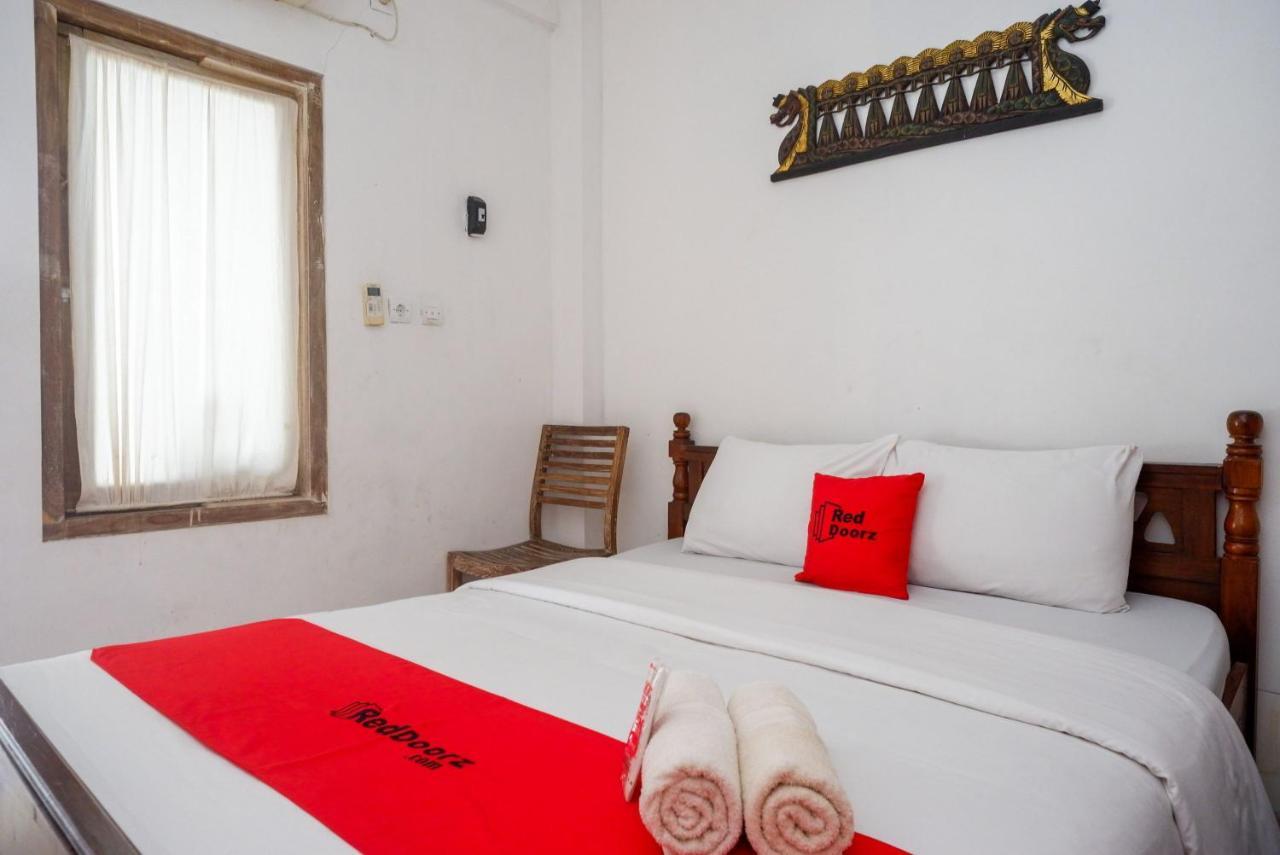 Hotel Reddoorz Syariah Near Plengkung Gading 2 Yogyakarta Exterior foto