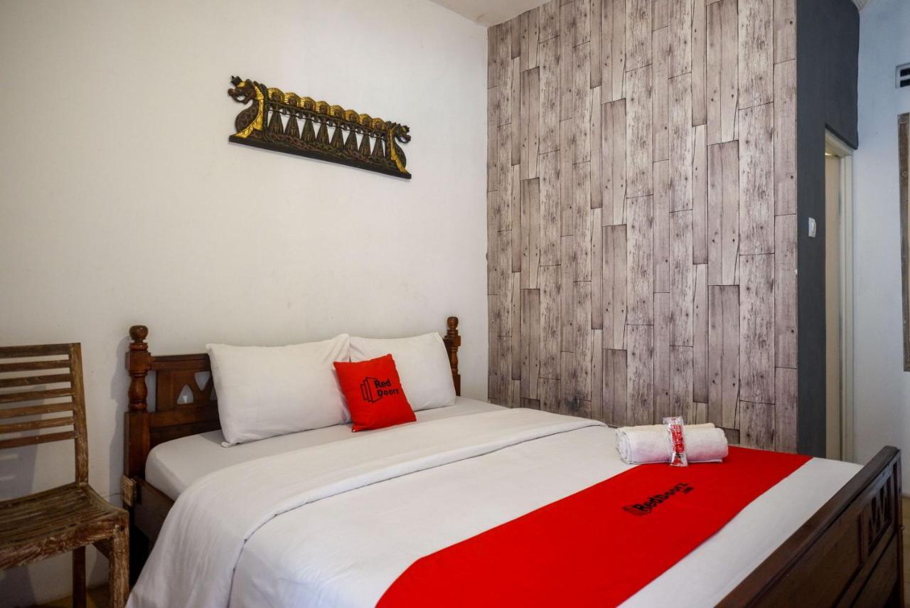 Hotel Reddoorz Syariah Near Plengkung Gading 2 Yogyakarta Exterior foto