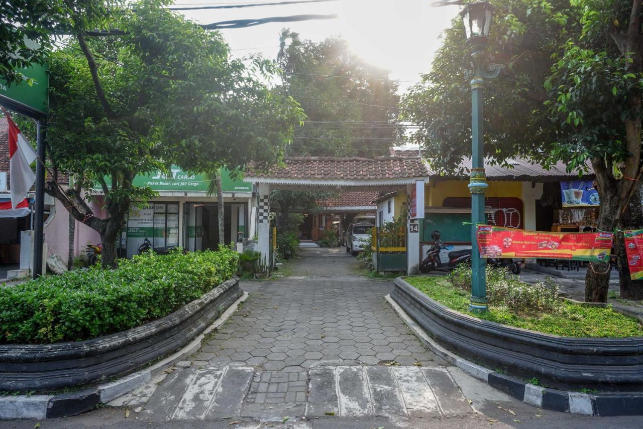 Hotel Reddoorz Syariah Near Plengkung Gading 2 Yogyakarta Exterior foto