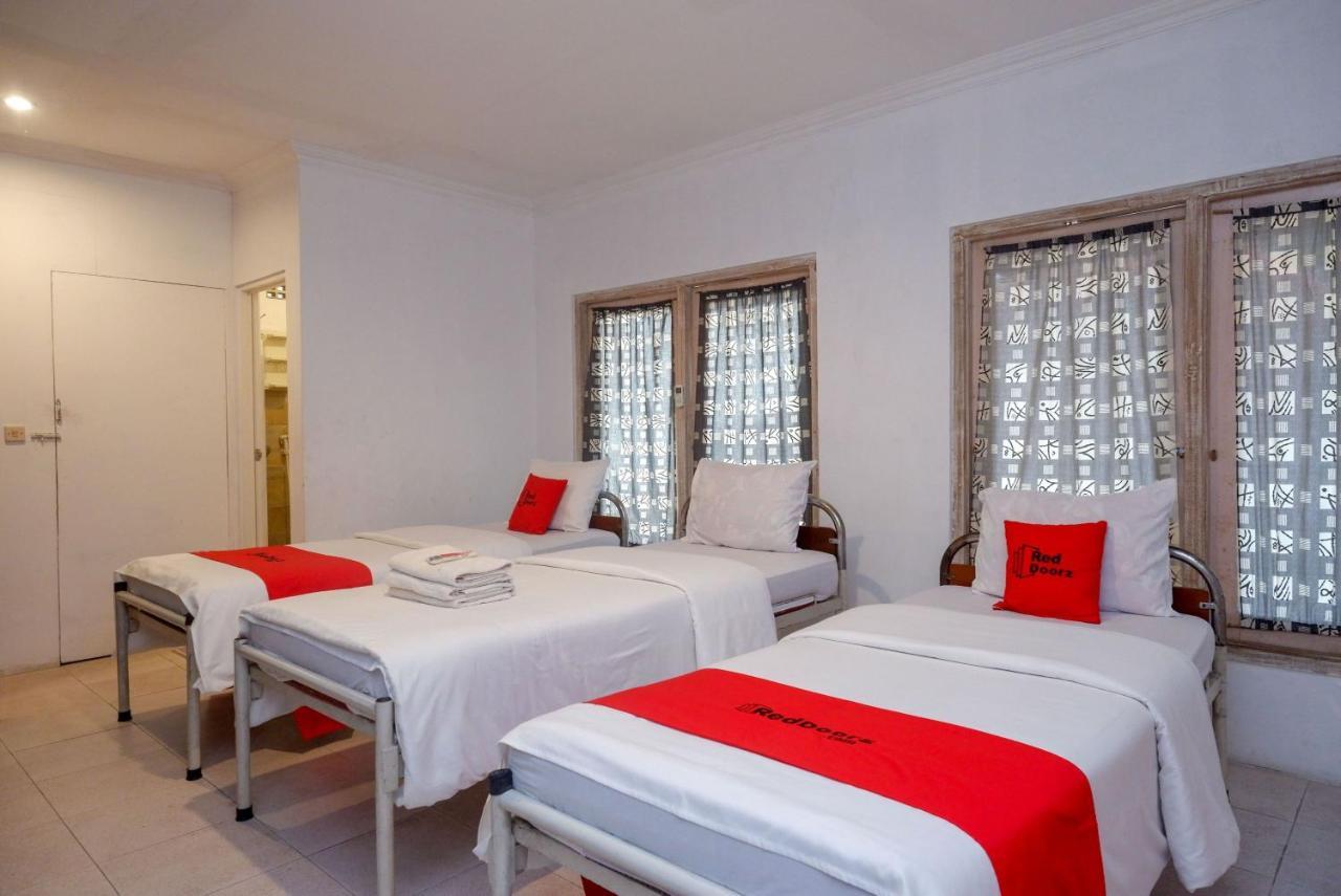 Hotel Reddoorz Syariah Near Plengkung Gading 2 Yogyakarta Exterior foto