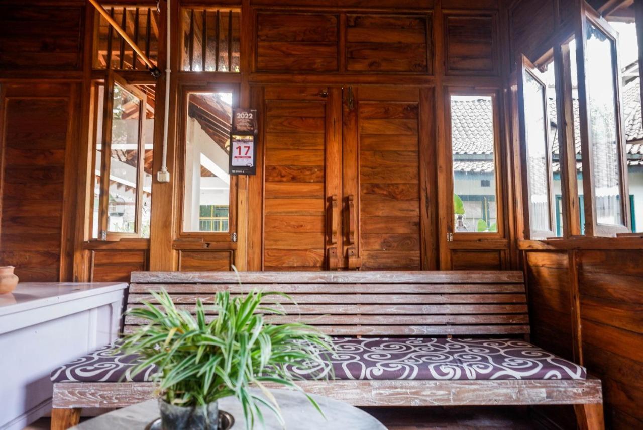 Hotel Reddoorz Syariah Near Plengkung Gading 2 Yogyakarta Exterior foto
