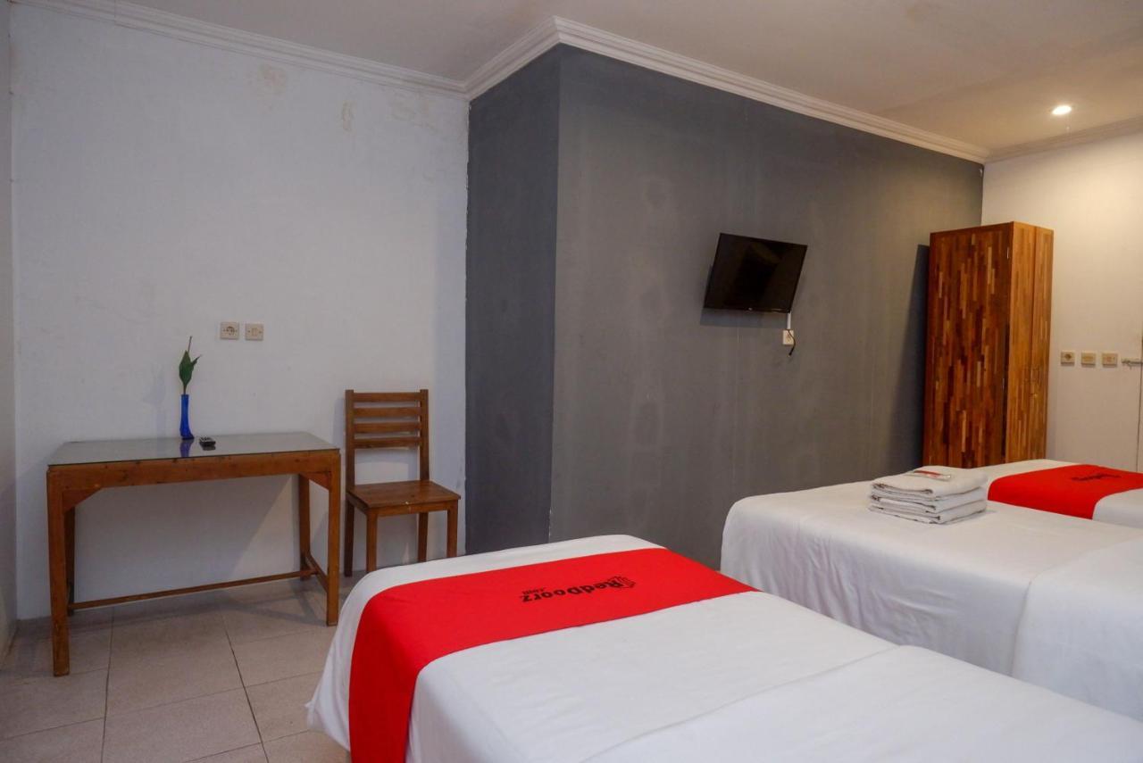 Hotel Reddoorz Syariah Near Plengkung Gading 2 Yogyakarta Exterior foto