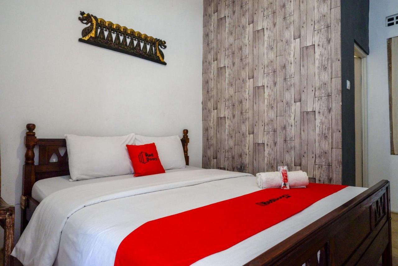 Hotel Reddoorz Syariah Near Plengkung Gading 2 Yogyakarta Exterior foto