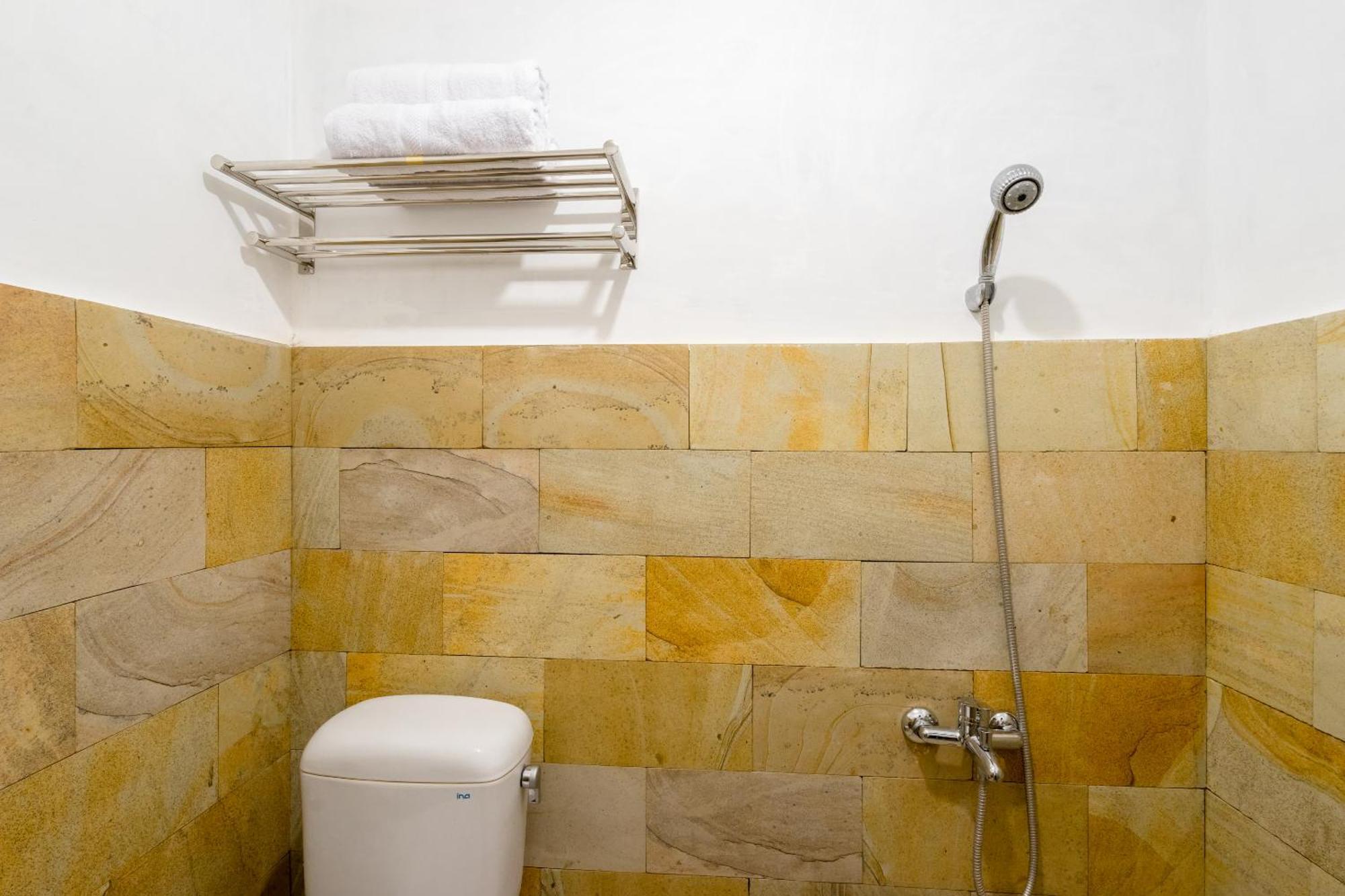 Hotel Reddoorz Syariah Near Plengkung Gading 2 Yogyakarta Exterior foto